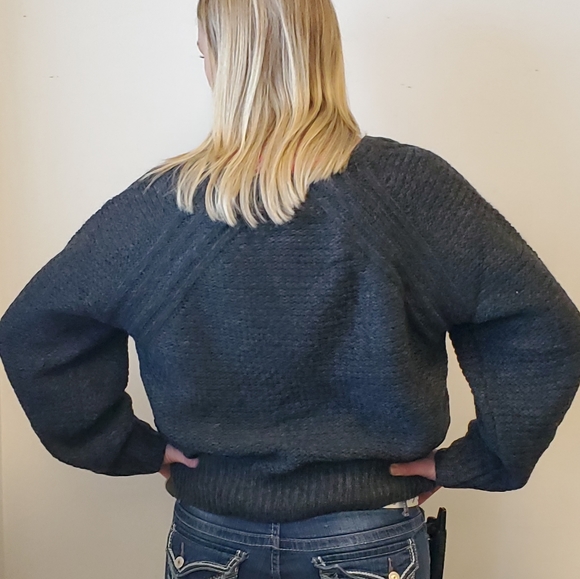 LAST CALL!! Universal Thread Cozy Gray Balloon Sleeve V Neck Sweater - Picture 5 of 7